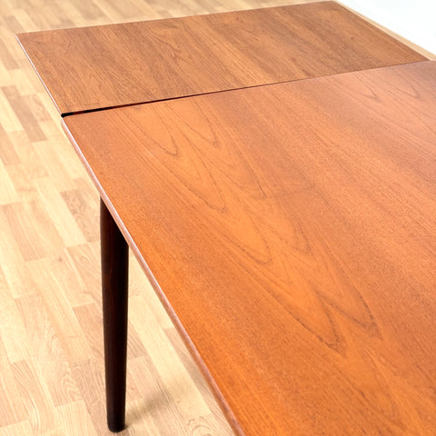 Dining table in teak, 1950s-60s, Denmark - Beyo Vintage