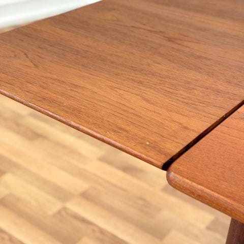 Dining table in teak, 1950s-60s, Denmark - Beyo Vintage
