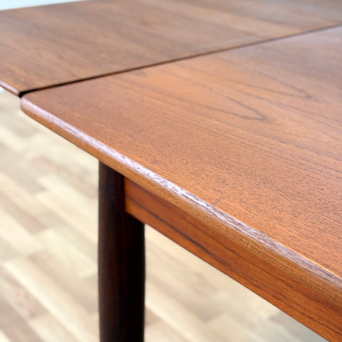 Dining table in teak, 1950s-60s, Denmark - Beyo Vintage
