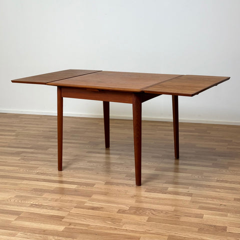Dining table in teak, 1950s-60s, Denmark - Beyo Vintage