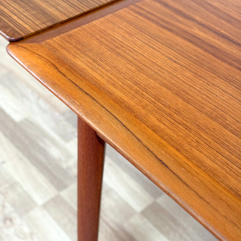 Dining table in teak, 1950s-60s, Denmark - Beyo Vintage