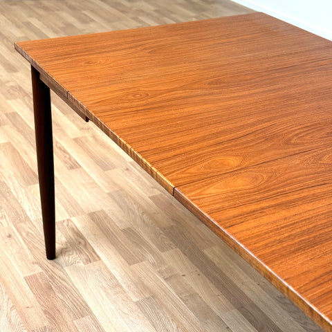 Dining table in teak, 1950s-60s, Denmark - Beyo Vintage