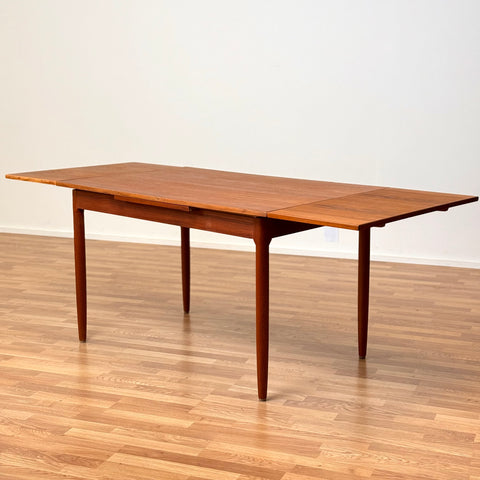 Dining table in teak, 1950s-60s, Denmark - Beyo Vintage