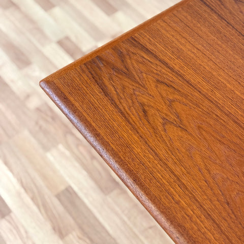 PRICE Dining table in teak, 1950s-60s, Denmark - Beyo Vintage