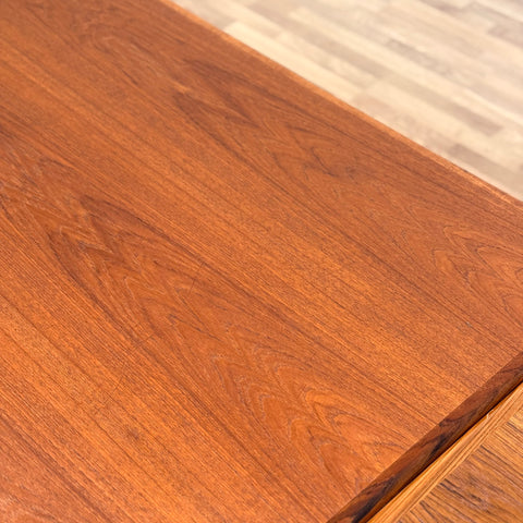 PRICE Dining table in teak, 1950s-60s, Denmark - Beyo Vintage