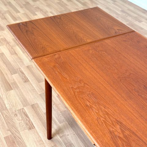 PRICE Dining table in teak, 1950s-60s, Denmark - Beyo Vintage