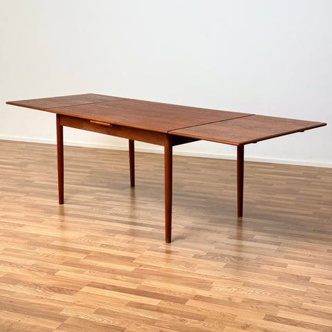 PRICE Dining table in teak, 1950s-60s, Denmark - Beyo Vintage