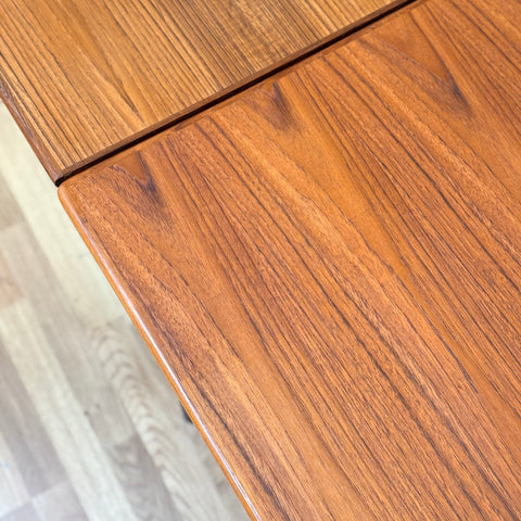 PRICE Dining table in teak, 1950s-60s, Denmark - Beyo Vintage