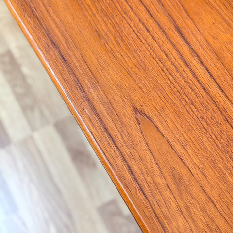 PRICE Dining table in teak, 1950s-60s, Denmark - Beyo Vintage