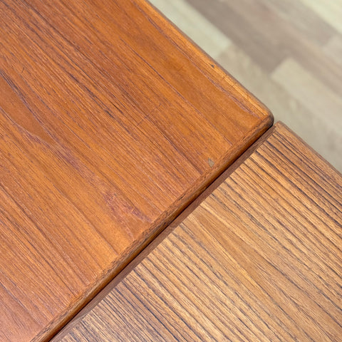 PRICE Dining table in teak, 1950s-60s, Denmark - Beyo Vintage