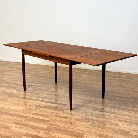 PRICE Dining table in teak, 1950s-60s, Denmark - Beyo Vintage