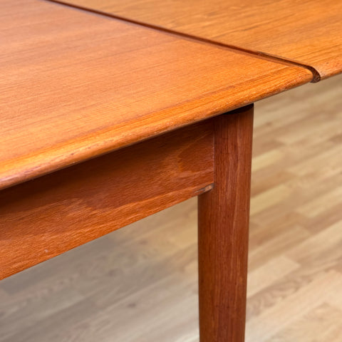 PRICE Dining table in teak, 1950s-60s, Denmark - Beyo Vintage