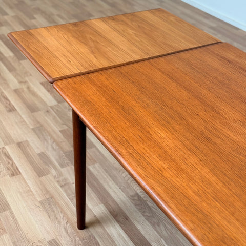 PRICE Dining table in teak, 1950s-60s, Denmark - Beyo Vintage