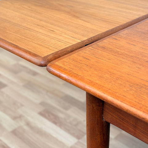 PRICE Dining table in teak, 1950s-60s, Denmark - Beyo Vintage