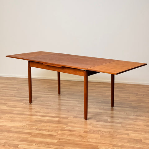 PRICE Dining table in teak, 1950s-60s, Denmark - Beyo Vintage