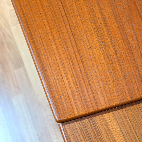 Dining table in teak, 1950s-60s, Denmark - Beyo Vintage
