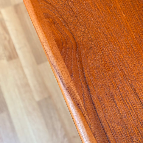 Dining table in teak, 1950s-60s, Denmark