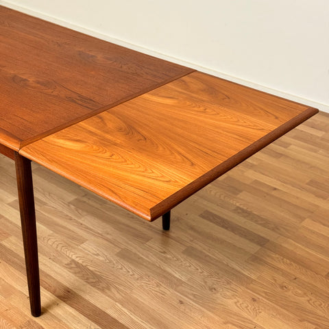 Dining table in teak, 1950s-60s, Denmark
