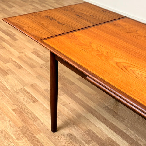 Dining table in teak, 1950s-60s, Denmark