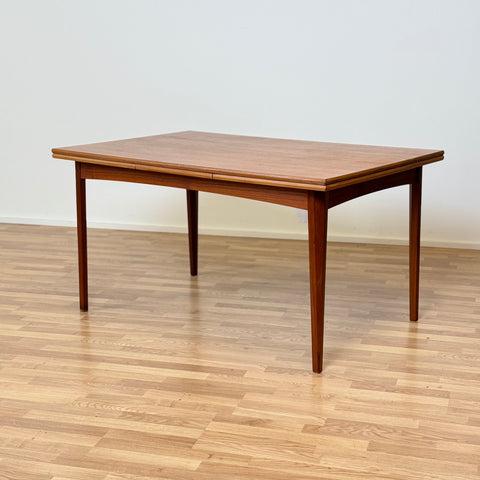 Dining table in teak and oak, 1950s-60s, Denmark - Beyo Vintage