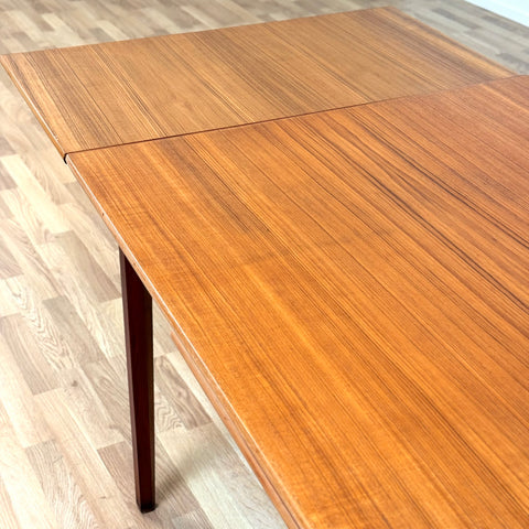 Dining table in teak and oak, 1950s-60s, Denmark - Beyo Vintage