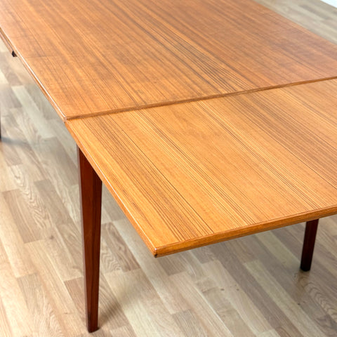 Dining table in teak and oak, 1950s-60s, Denmark - Beyo Vintage