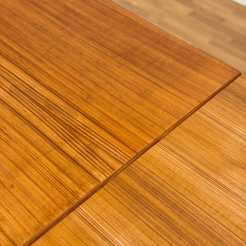 Dining table in teak and oak, 1950s-60s, Denmark - Beyo Vintage