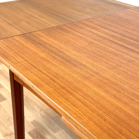 Dining table in teak and oak, 1950s-60s, Denmark - Beyo Vintage