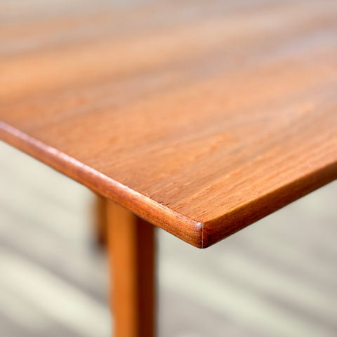 Dining table in teak and oak by Børge Mogensen, 1950s-60s, Denmark - Beyo Vintage