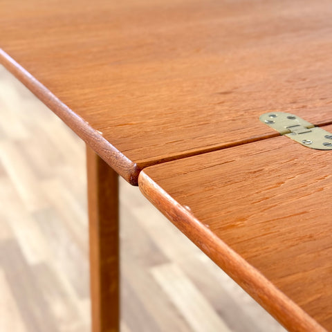 Dining table in teak and oak by Børge Mogensen, 1950s-60s, Denmark - Beyo Vintage