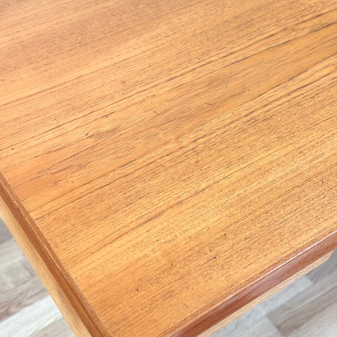 Dining table in teak and oak by Børge Mogensen, 1950s-60s, Denmark - Beyo Vintage
