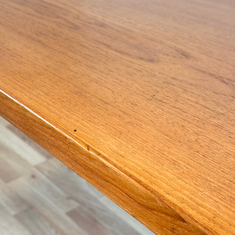 Dining table in teak and oak by Børge Mogensen, 1950s-60s, Denmark - Beyo Vintage