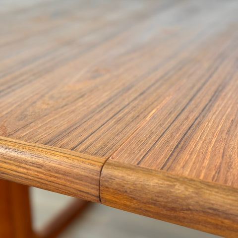 Dining table in teak by Skovby Møbelfabrik, Model 74, 1950s-60s, Denmark - Beyo Vintage