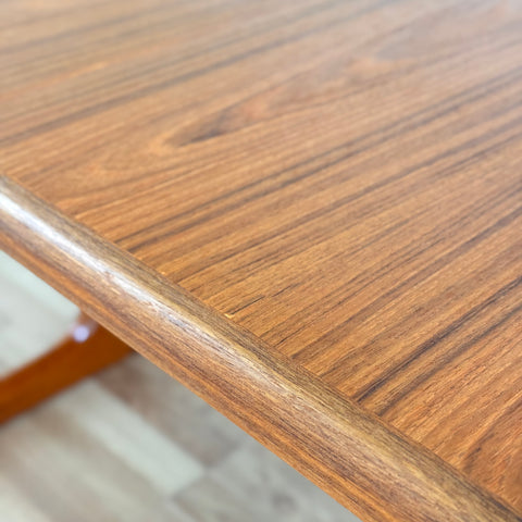 Dining table in teak by Skovby Møbelfabrik, Model 74, 1950s-60s, Denmark - Beyo Vintage