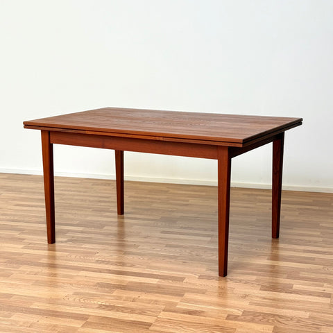 Dining table in teak with 2 ext boards, 1950s-60s, Denmark - Beyo Vintage