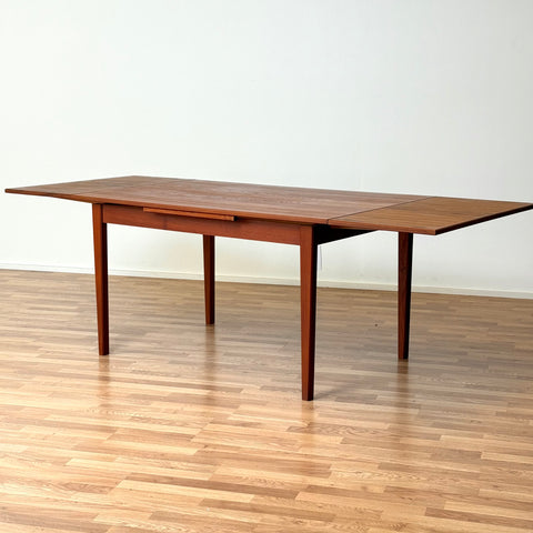 Dining table in teak with 2 ext boards, 1950s-60s, Denmark - Beyo Vintage