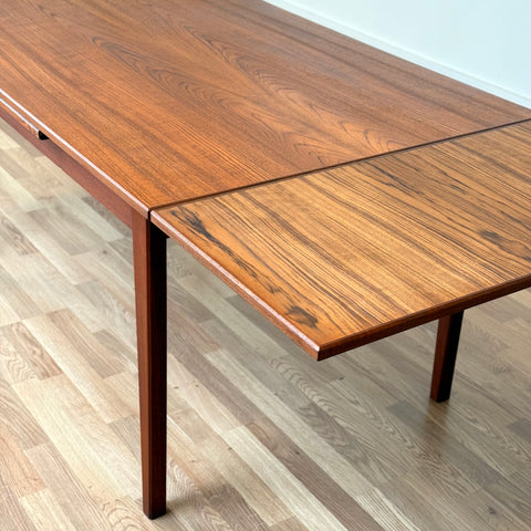 Dining table in teak with 2 ext boards, 1950s-60s, Denmark - Beyo Vintage