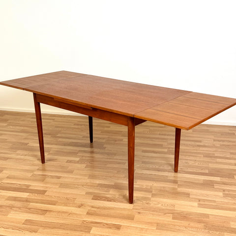 Dining table in teak with 2 extensions, 1950s-60s, Sweden - Beyo Vintage
