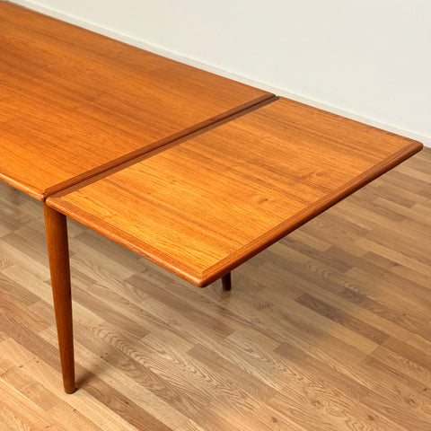 Dining table model 'AT-312' in teak by Hans J. Wegner and Andreas Tuck, 1950s-60s, Denmark - Beyo Vintage