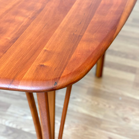 Dining table "Timeless" in oak by Haslev Møbelsnedkeri, 1990s, Denmark - Beyo Vintage