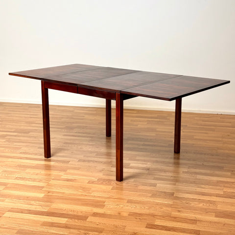 Dining table with 3 extensions by Vejle møbelfabrik, 1950s-60s, Denmark - Beyo Vintage