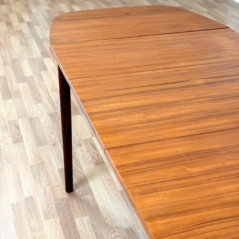 Dining table with 4 extensions "Arne Vodder", 1950s-60s, Denmark - Beyo Vintage