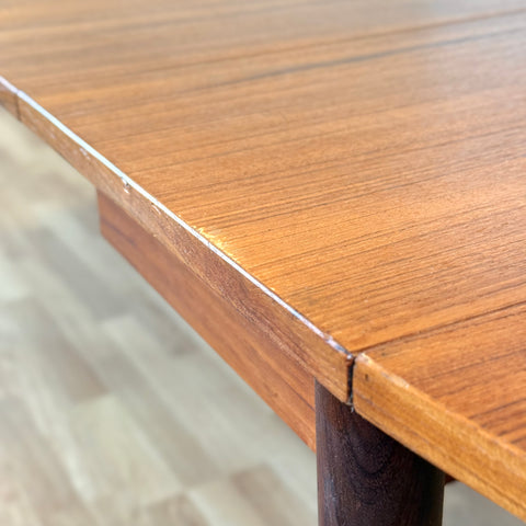 Dining table with 4 extensions "Arne Vodder", 1950s-60s, Denmark - Beyo Vintage
