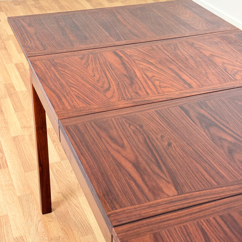 Dining table with 4 extensions by Vejle møbelfabrik, 1950s-60s, Denmark - Beyo Vintage