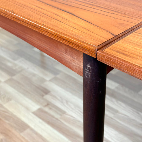 Dining table with extensions in teak, 1950s-60s, Denmark - Beyo Vintage