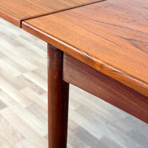 Dining table with extensions in teak, 1950s-60s, Denmark - Beyo Vintage