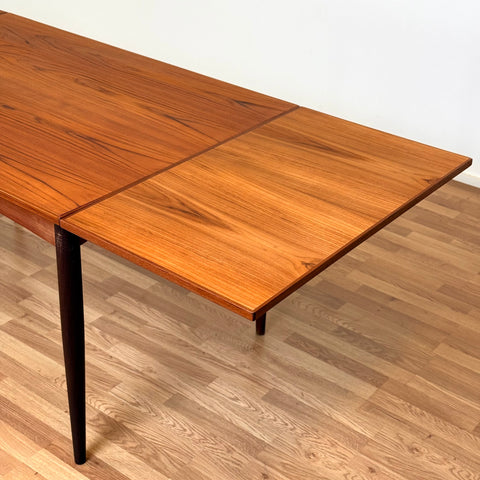 Dining table with extensions in teak, 1950s-60s, Denmark - Beyo Vintage