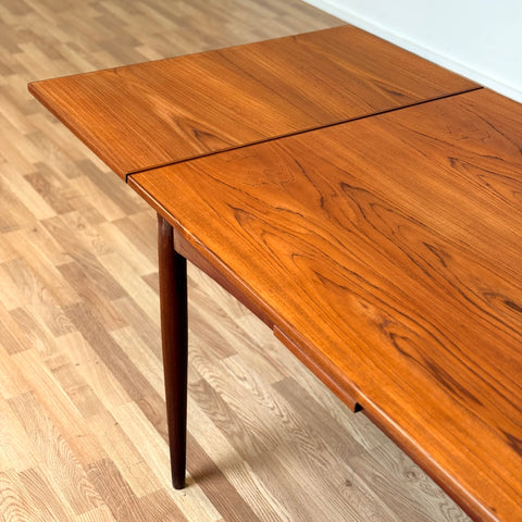 Dining table with extensions in teak, 1950s-60s, Denmark - Beyo Vintage