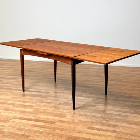 Dining table with extensions in teak, 1950s-60s, Denmark - Beyo Vintage