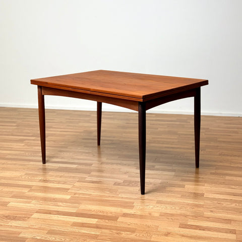 Dining table with extensions in teak, 1950s-60s, Denmark - Beyo Vintage